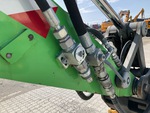 Hydraulics with Auxiliary Hydraulic Plumbing