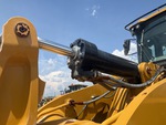 Hydraulics with Bucket Tilt Cylinders