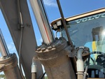 Hydraulics with Bucket Tilt Cylinders