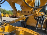 Hydraulics with Saddle Positioning Cylinder