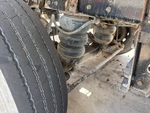 Underbody with Non-Driven Drop Axle (1)