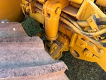 Hydraulics with Chassis Leveling Cylinders