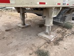Chassis with Abstützzylinder Jacks