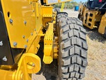Drivetrain: Motor grader with