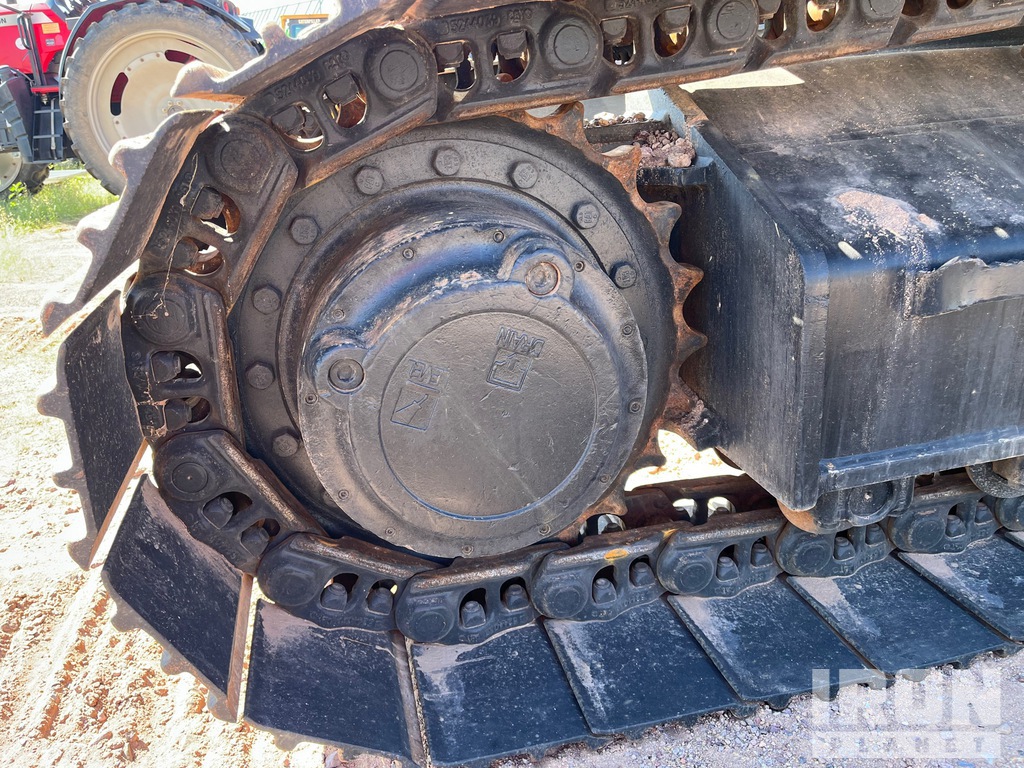 Drivetrain with Left Final Drive