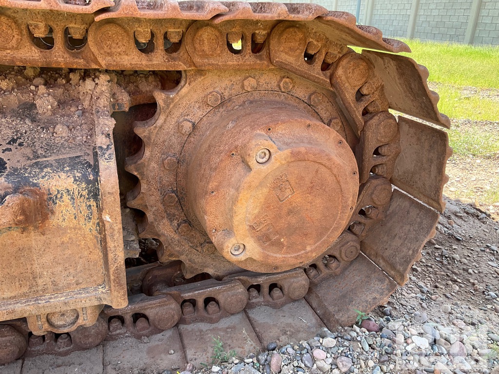 Drivetrain with Left Final Drive
