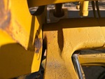 Hydraulics with Saddle Lock Pin