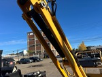 Hydraulics with Basket Tilt Cylinder