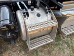 4 Underbody - Truck with Hydraulic Tank