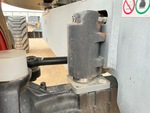 Hydraulics with Frame Leveling Cylinders