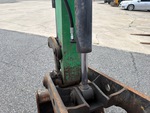 Hydraulics with Thumb Cylinder